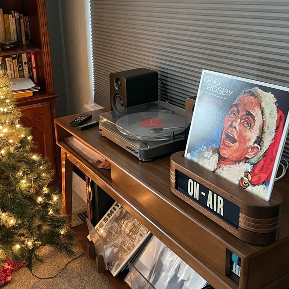 🎉HP🎉 Record stand- amazing gift!!! - Picture 9 of 14